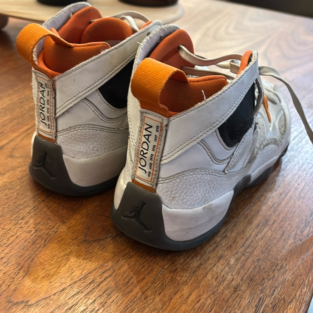 Air Jordan’s US 4 Boys

Amazing sneakers , to small now